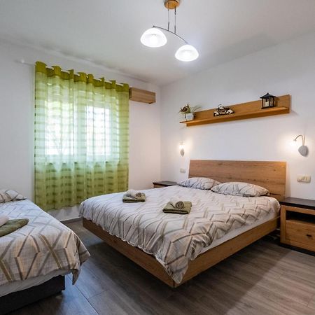 Vila Veronika 2 Pula Exteriér fotografie